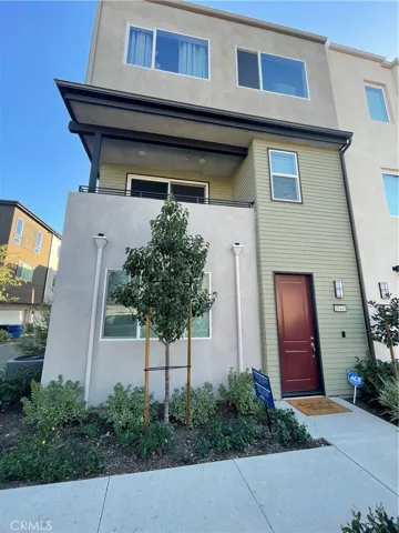 18441 W. Montage Lane, Northridge, California 91325