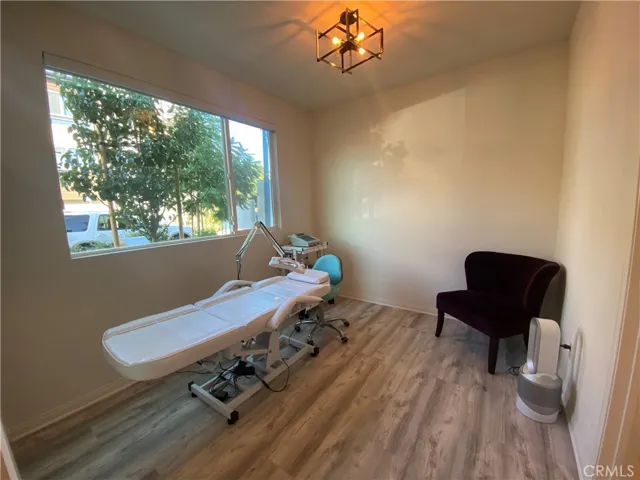 18441 W. Montage Lane, Northridge, California 91325