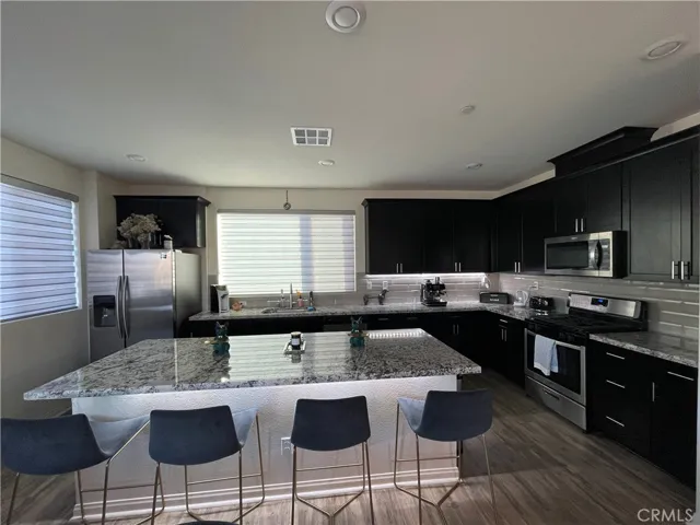 18441 W. Montage Lane, Northridge, California 91325