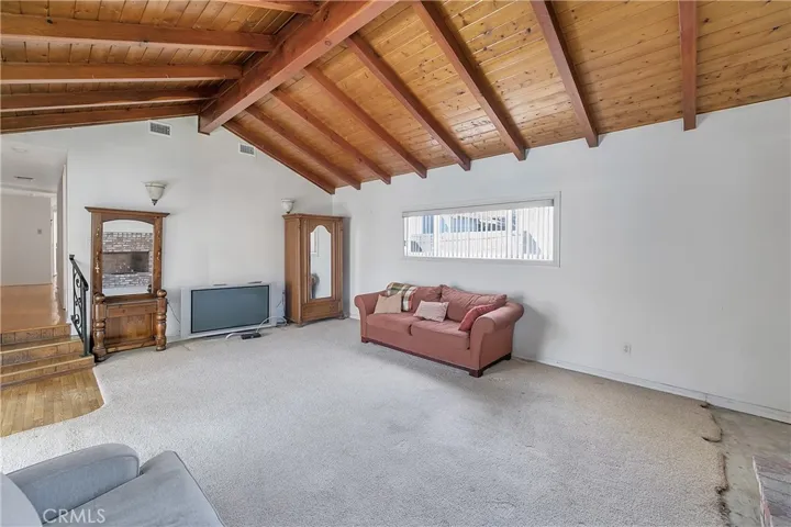 8066 Irvine Avenue, North Hollywood, California 91605