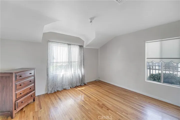 Front Bedroom - with alcove