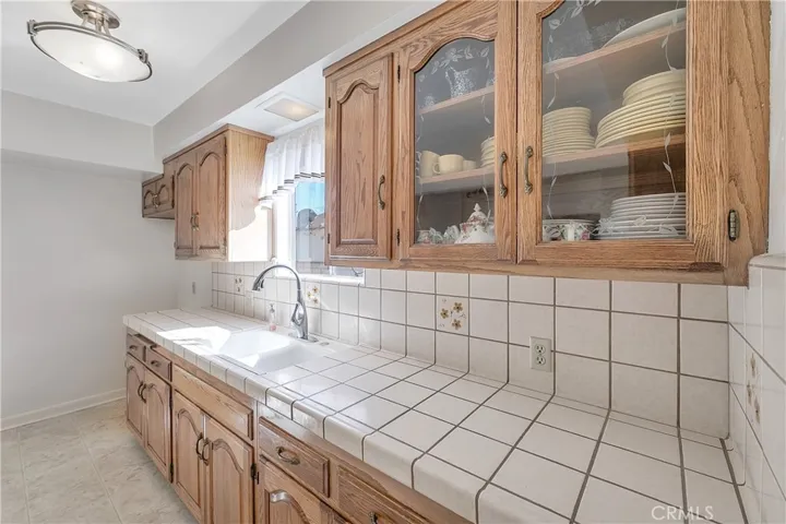 8066 Irvine Avenue, North Hollywood, California 91605