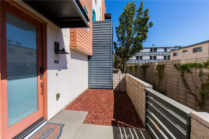 9916 Artesia Boulevard 404, Bellflower, California 90706