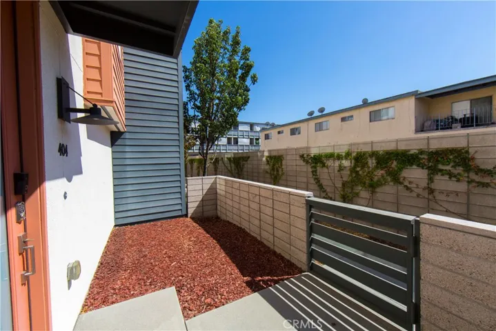 9916 Artesia Boulevard 404, Bellflower, California 90706