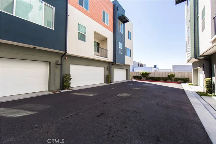 9916 Artesia Boulevard 404, Bellflower, California 90706