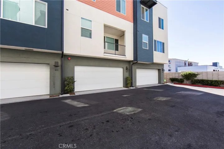 9916 Artesia Boulevard 404, Bellflower, California 90706