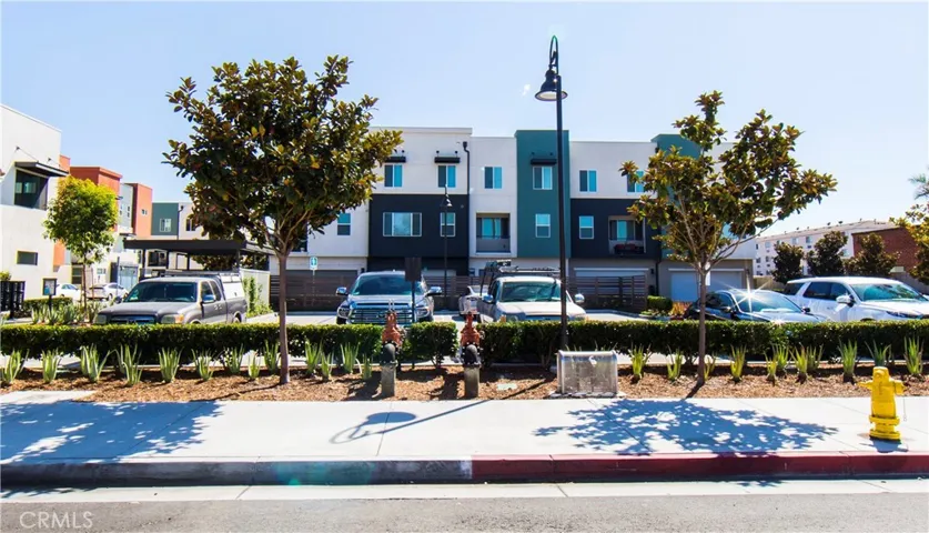 9916 Artesia Boulevard 404, Bellflower, California 90706