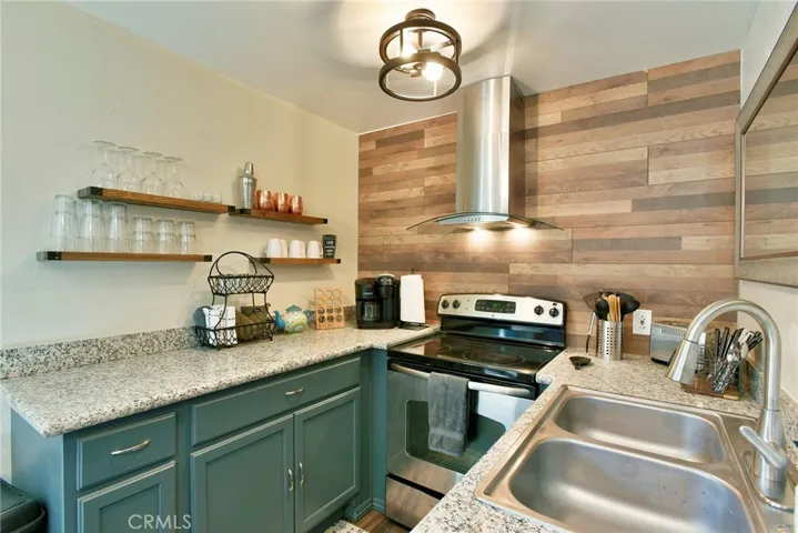 25 Ski Village Drive, Mount Shasta, California 96067