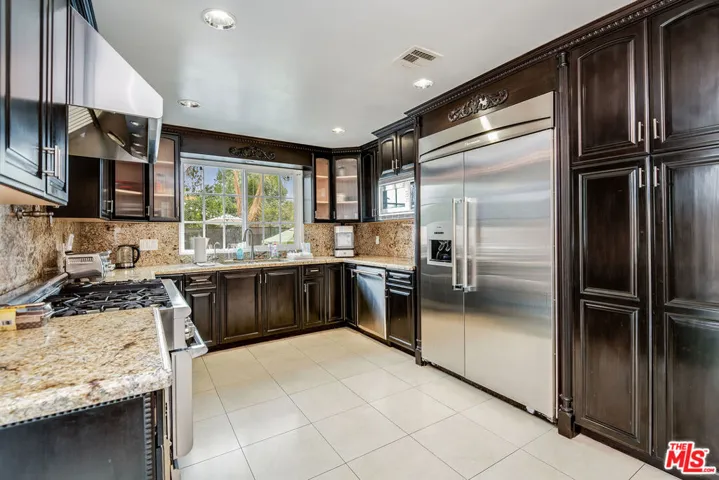 5316 Mecca Avenue, Tarzana, California 91356