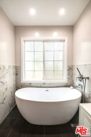 5316 Mecca Avenue, Tarzana, California 91356
