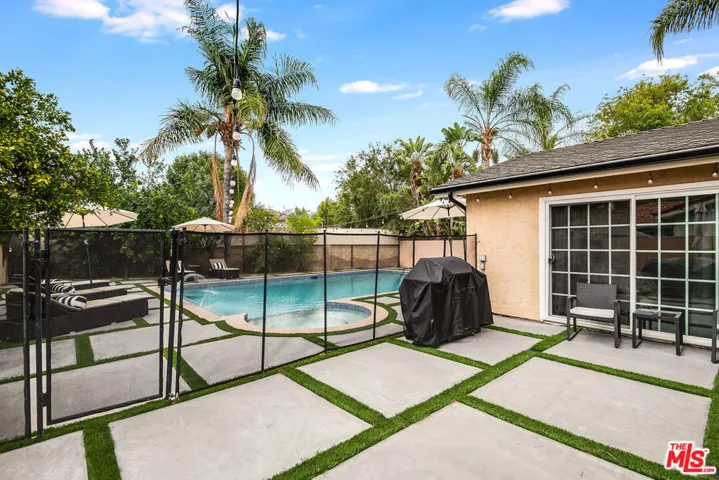 5316 Mecca Avenue, Tarzana, California 91356