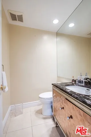 5316 Mecca Avenue, Tarzana, California 91356