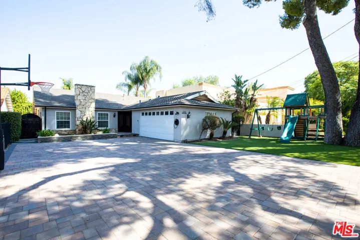 5316 Mecca Avenue, Tarzana, California 91356