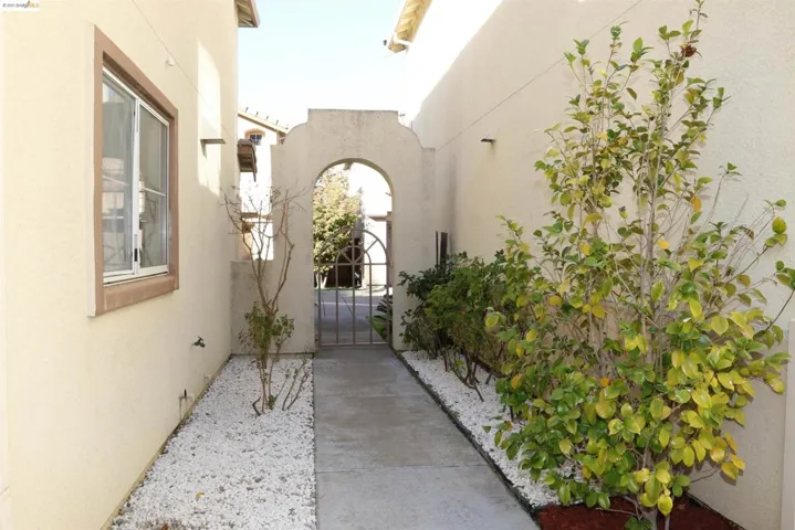 3136 Boulders Ct, Richmond, California 94806