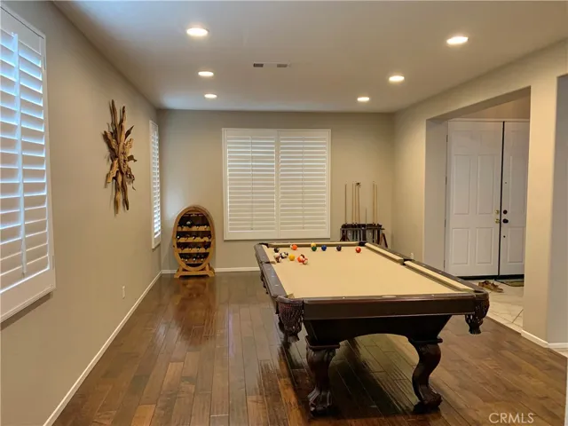 formal living/dining rooms
