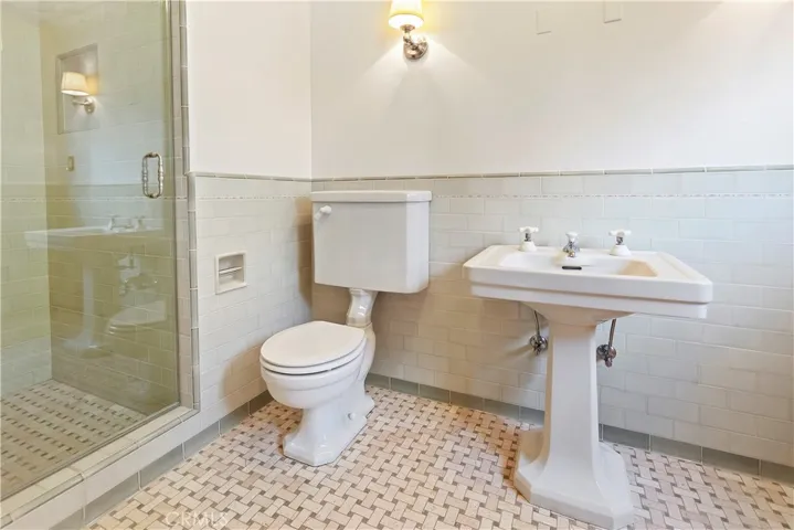 1820 Saint Albans Road, San Marino, California 91108