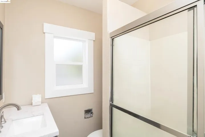 244 W 10th St, Pittsburg, California 94565