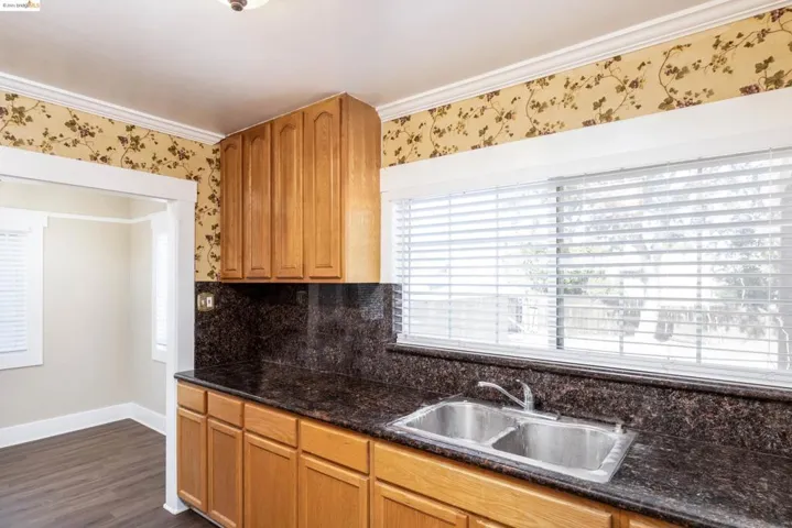 244 W 10th St, Pittsburg, California 94565