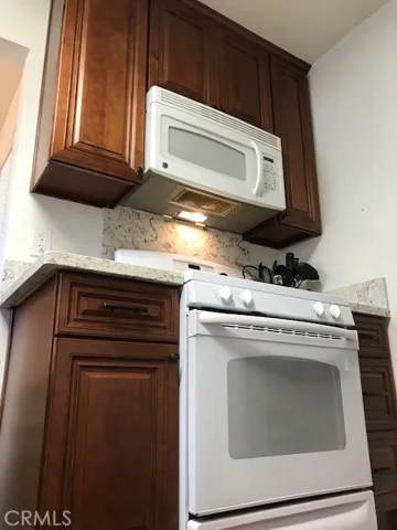 Stove and Microwave