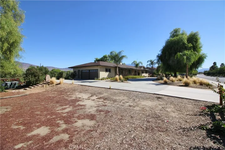 1039 Park Avenue, San Jacinto, California 92583