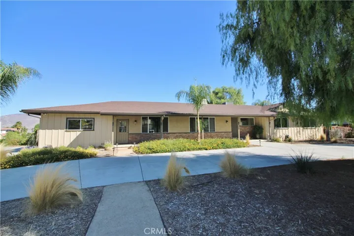 1039 Park Avenue, San Jacinto, California 92583