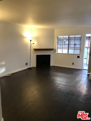 SWEET FIREPLACE