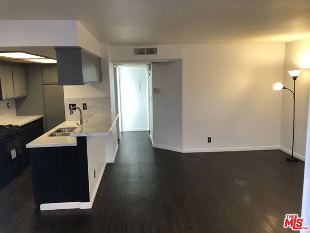REAR LIVING SPACE