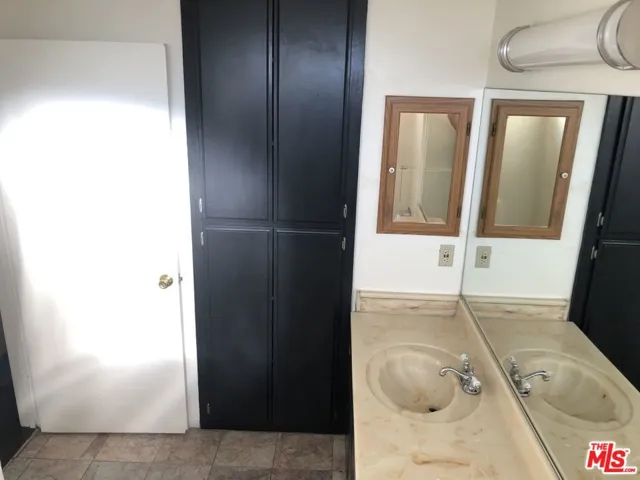 MASTER BATH #2 REAR