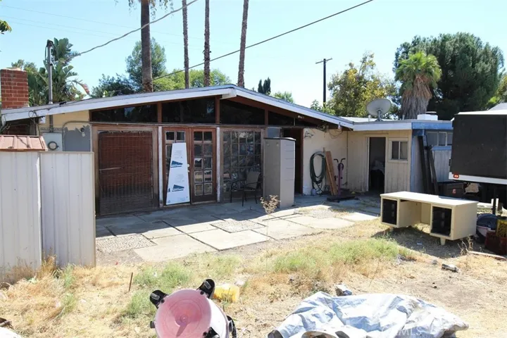 8025 Tampa Avenue, Reseda, California 91335