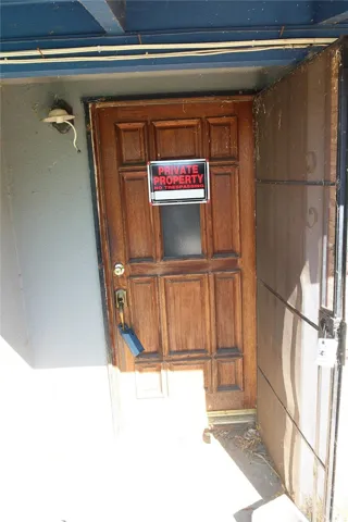 8025 Tampa Avenue, Reseda, California 91335