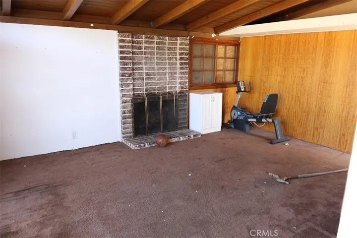 8025 Tampa Avenue, Reseda, California 91335