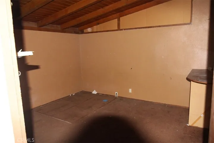 8025 Tampa Avenue, Reseda, California 91335