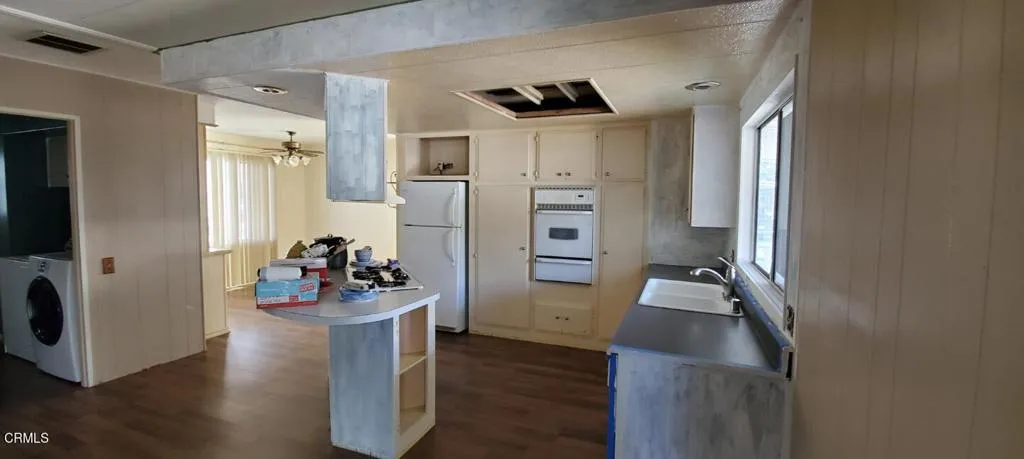 Kitchen 1