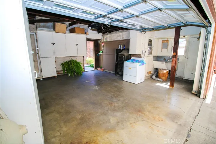 8640 Evergreen Avenue, South Gate, California 90280