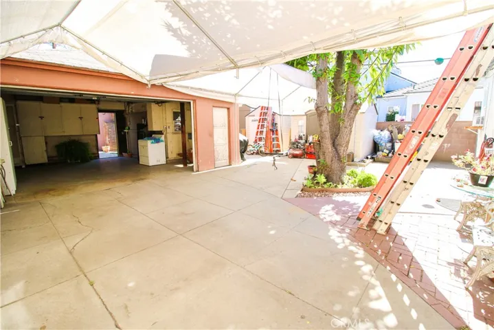 8640 Evergreen Avenue, South Gate, California 90280