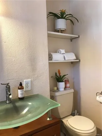 5703 Cleon Avenue, North Hollywood, California 91601