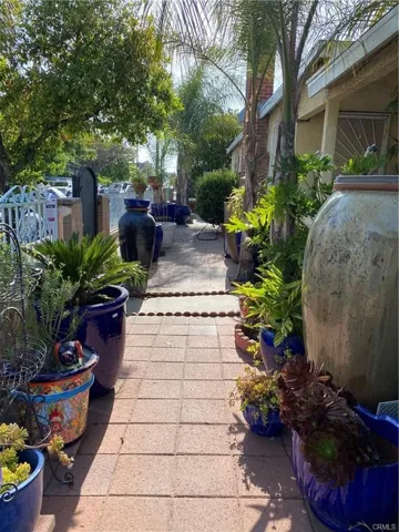 5703 Cleon Avenue, North Hollywood, California 91601