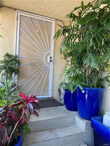 5703 Cleon Avenue, North Hollywood, California 91601