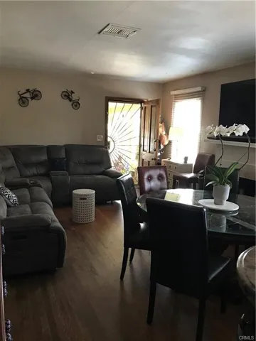 5703 Cleon Avenue, North Hollywood, California 91601