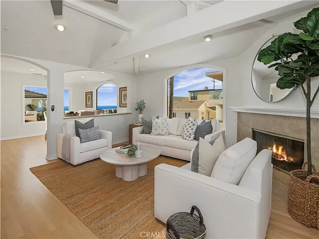 family room off of kitchen