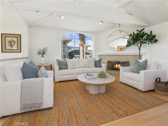 family room off of kitchen