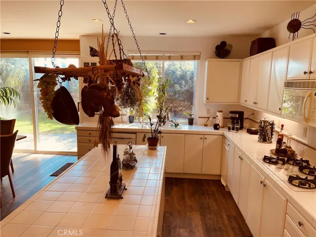 kitchen and island.