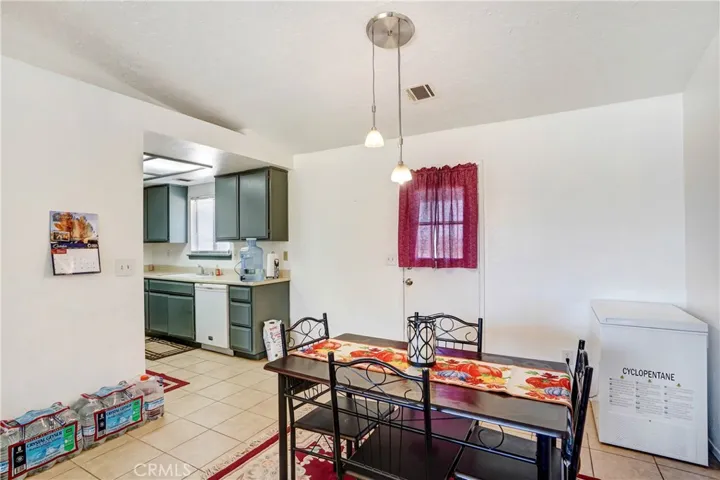 21910 Ramona, Apple Valley, California 92307