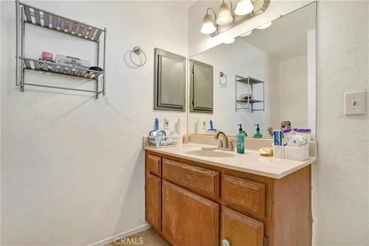21910 Ramona, Apple Valley, California 92307