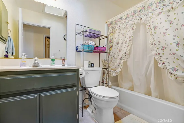21910 Ramona, Apple Valley, California 92307