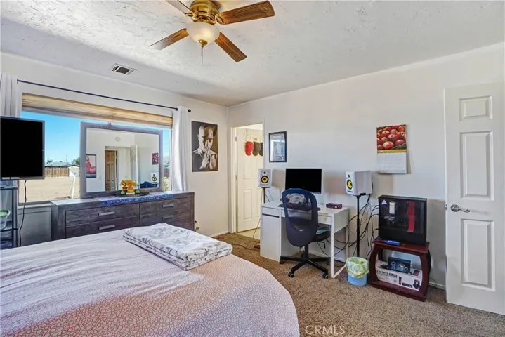 21910 Ramona, Apple Valley, California 92307