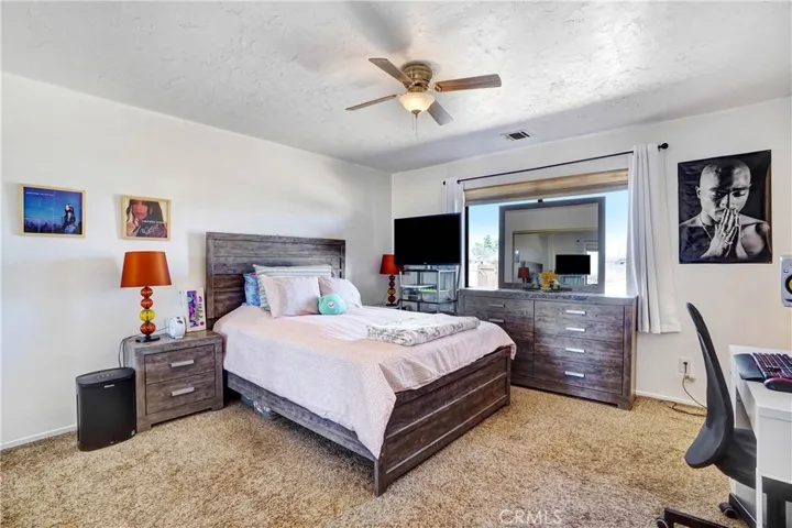 21910 Ramona, Apple Valley, California 92307