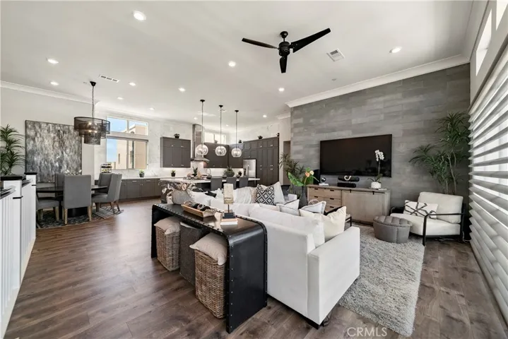 327 Magnet, Irvine, California 92618