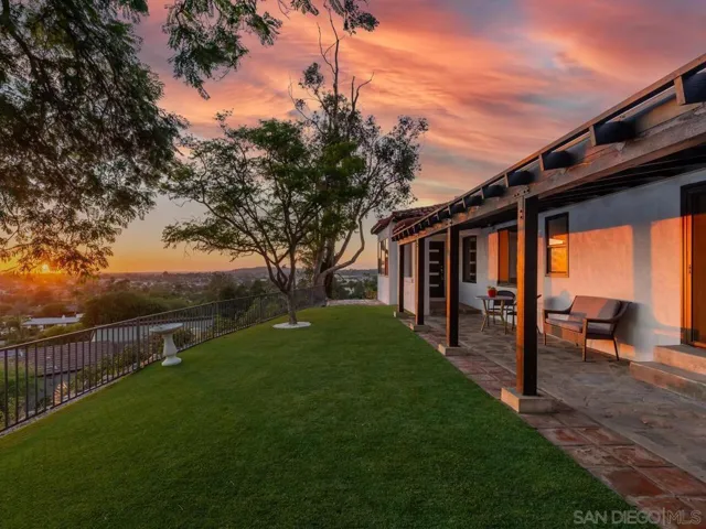 9439 Alto Dr, La Mesa, California 91941