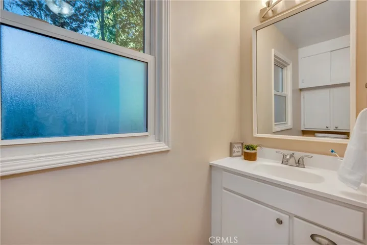 1375 N Main Street, Lakeport, California 95453